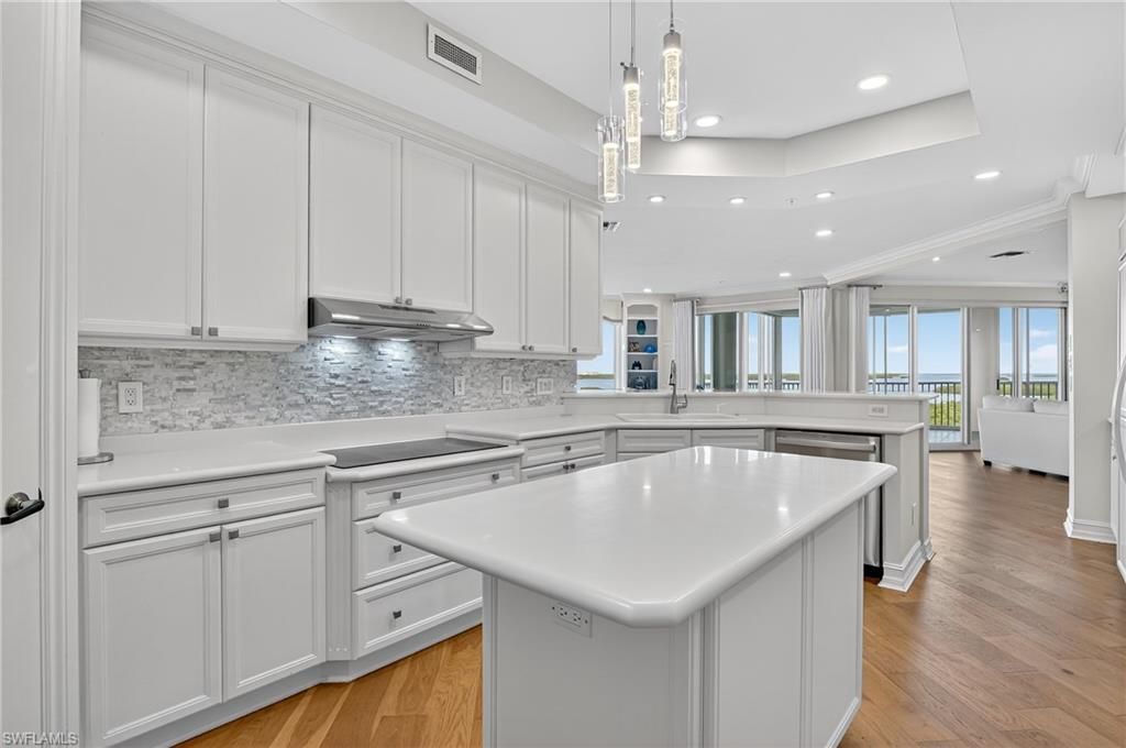 4811 Island Pond Ct, Unit 604, Bonita Springs, FL 34134 Photo