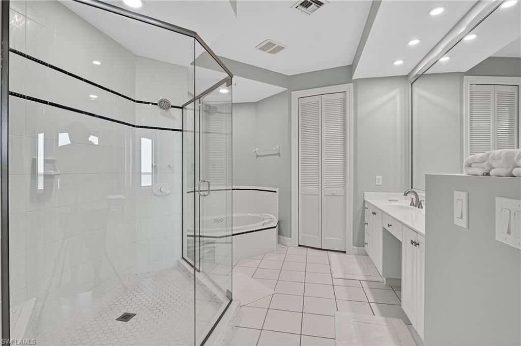 4811 Island Pond Ct, Unit 604, Bonita Springs, FL 34134 Photo