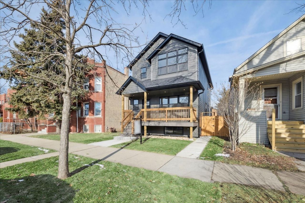 4844 W Warwick Avenue, Chicago, IL 60641 Main Photo