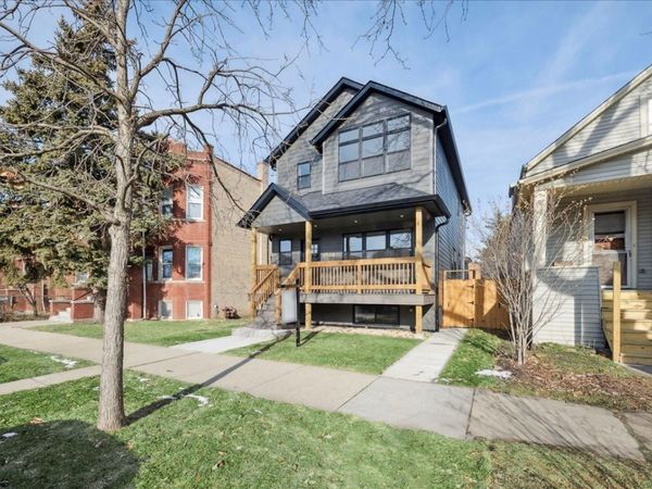 4844 W Warwick Avenue, Chicago, IL 60641