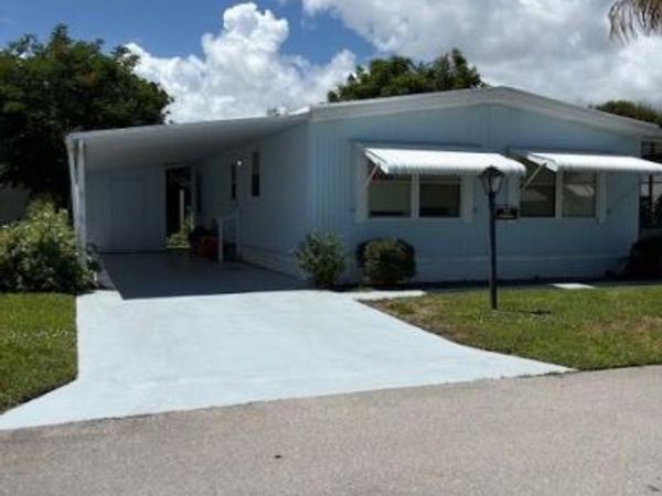 443 NE PINELAKE VILLAGE Boulevard, Jensen Beach, FL 34957