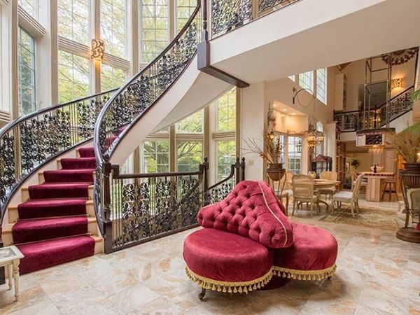 87 East Holland Road, Brimfield, MA 01010