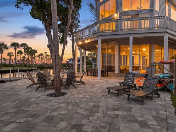 5272 TROPICAL POINT, WEEKI WACHEE, FL 34607