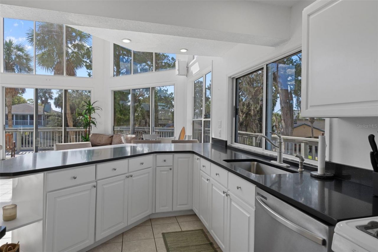 5272 Tropical Point, Weeki Wachee, FL 34607 Photo