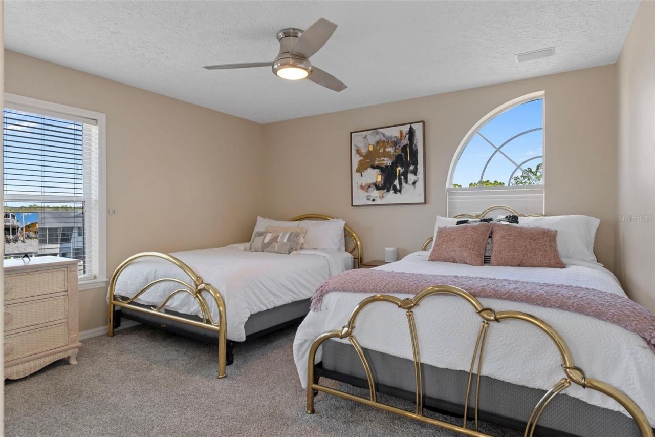 5272 Tropical Point, Weeki Wachee, FL 34607 Photo