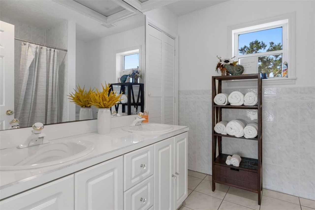 5272 Tropical Point, Weeki Wachee, FL 34607 Photo