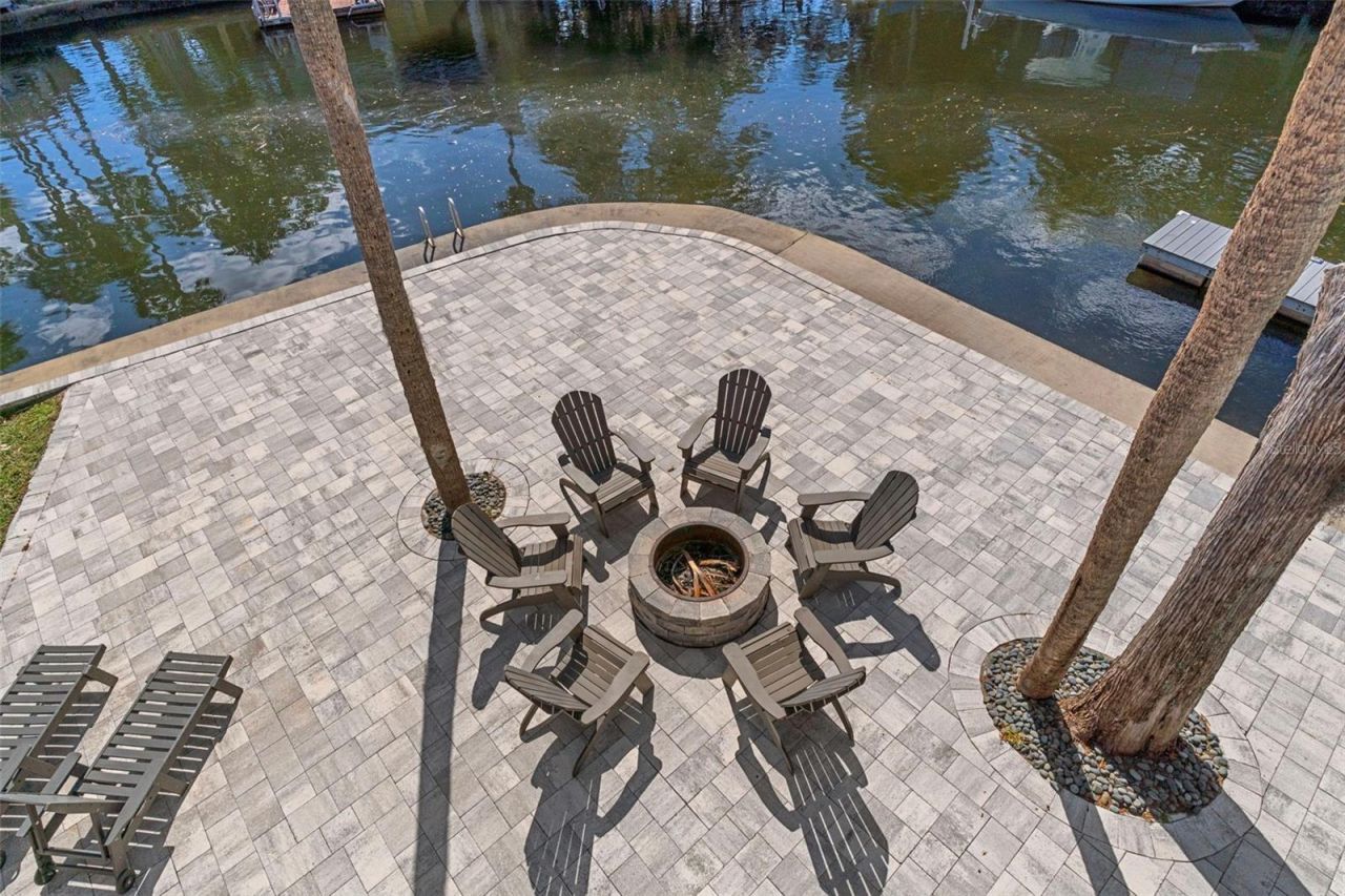 5272 Tropical Point, Weeki Wachee, FL 34607 Photo