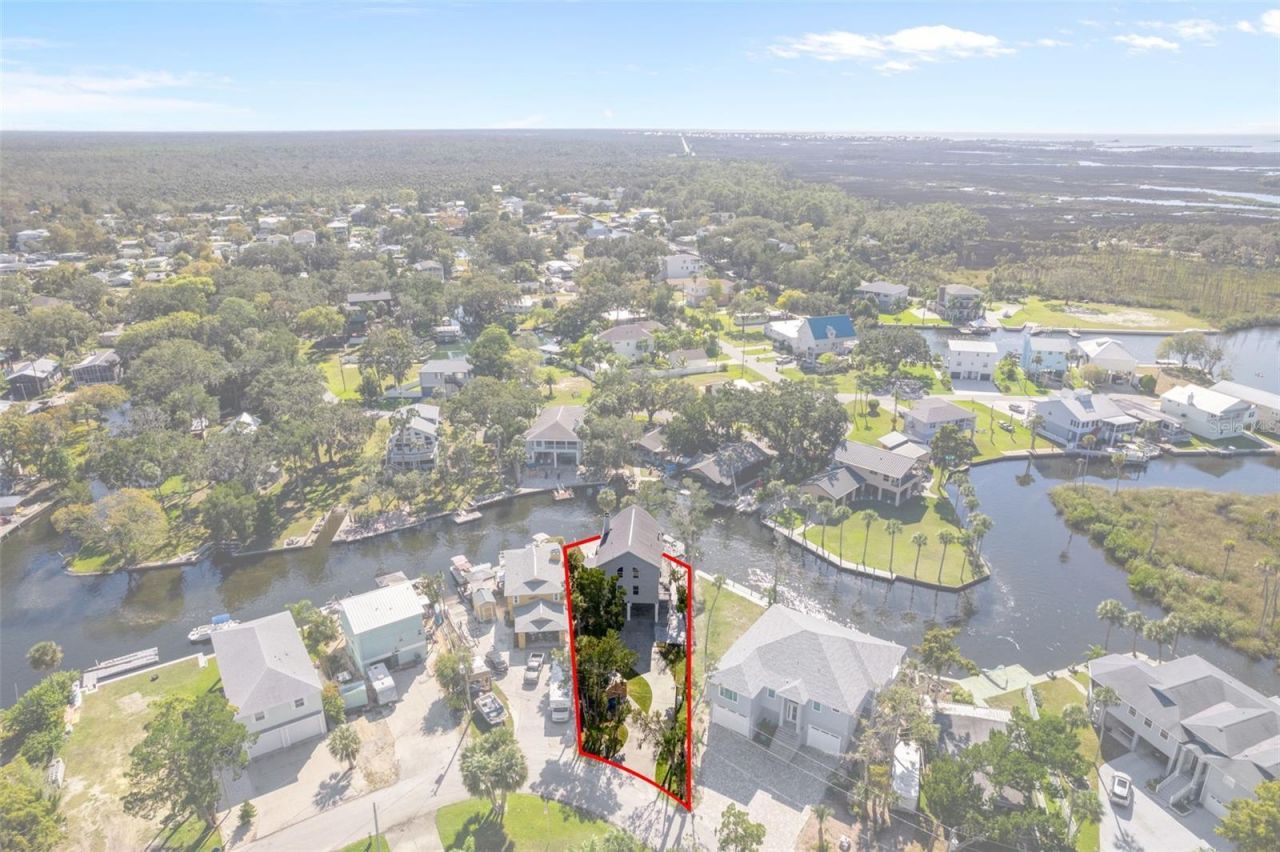 5272 Tropical Point, Weeki Wachee, FL 34607 Photo