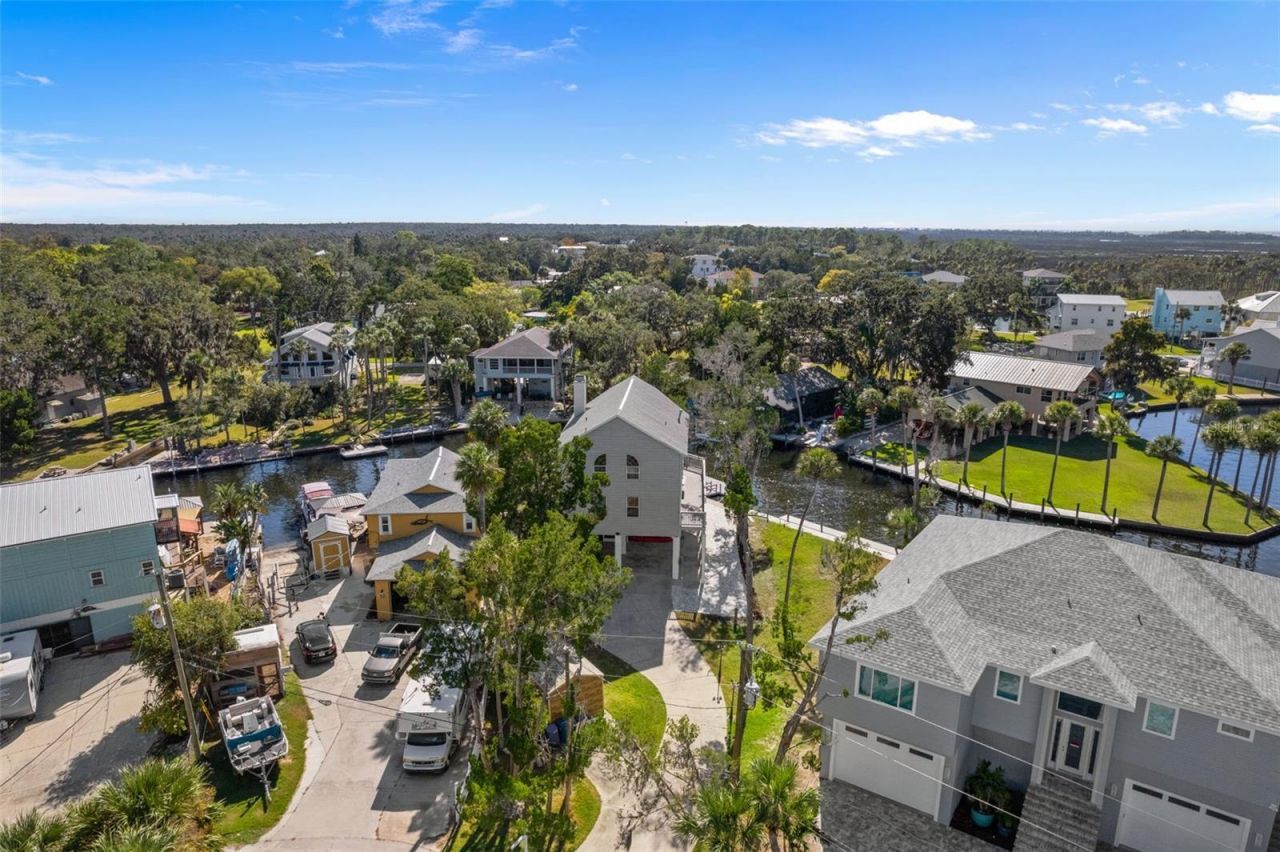 5272 Tropical Point, Weeki Wachee, FL 34607 Photo