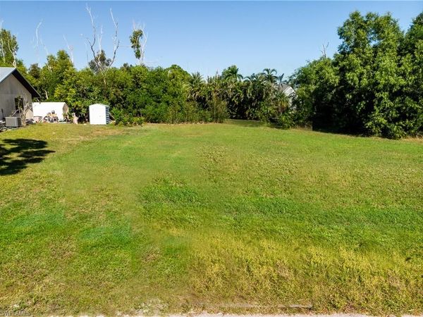 5620 Ann Arbor DR, BOKEELIA, FL 33922