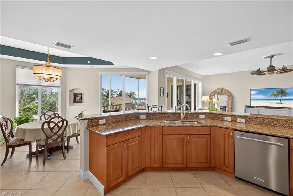 6081 Silver King Blvd, Unit 202, Cape Coral, FL 33914 Photo