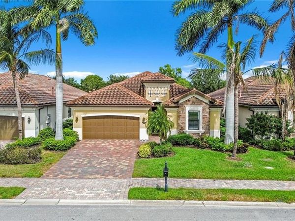 2834 Aviamar CIR, NAPLES, FL 34114