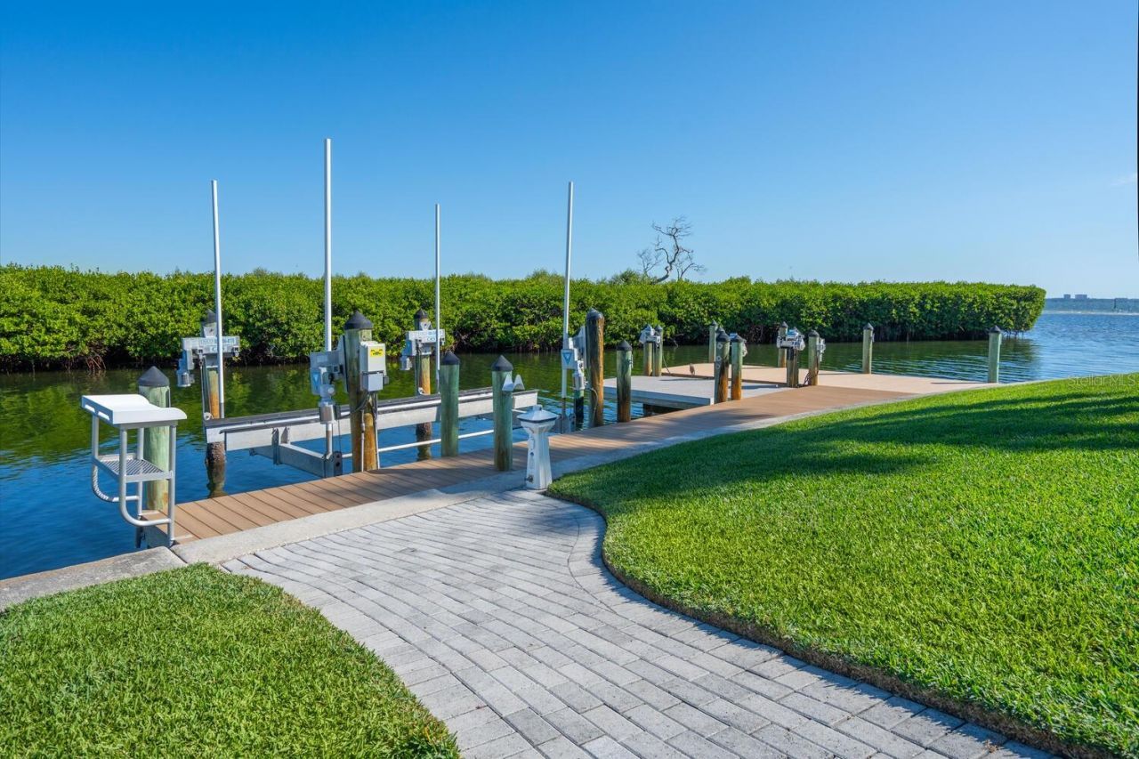 560 Harbor Point Road, Longboat Key, FL 34228 Photo