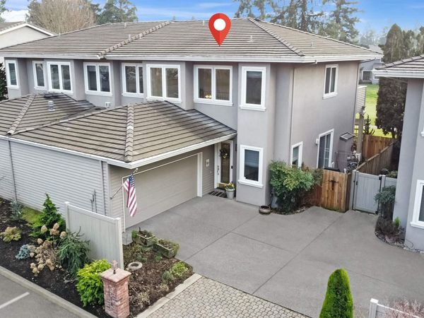 32082 SW Charbonneau Dr, Wilsonville, OR 97070