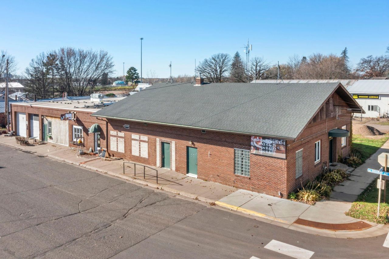 205 2nd Street SW, Braham, MN 55006