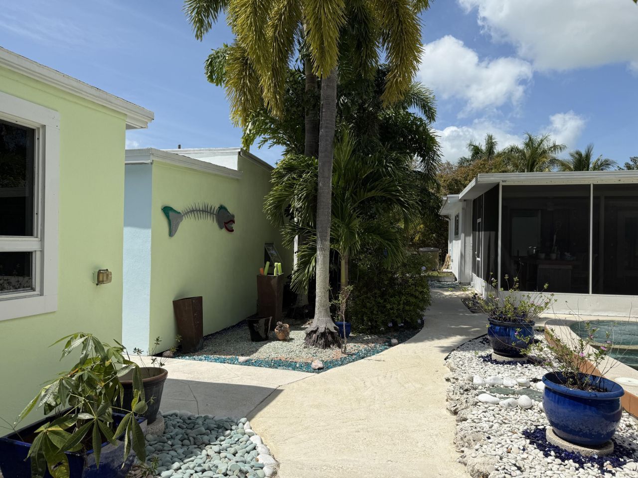 19512 Aztec Street, Sugarloaf, FL 33042 Photo