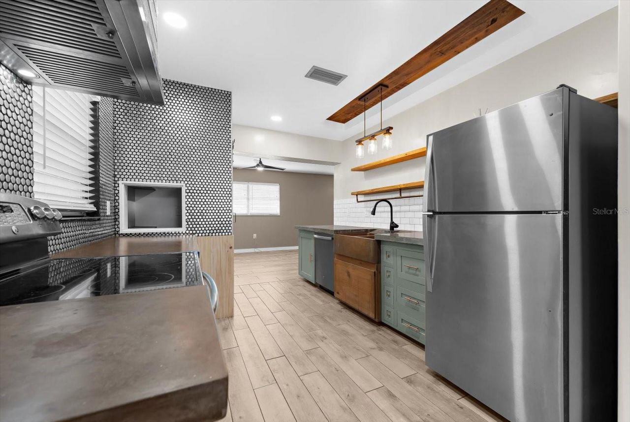 904 66th Avenue W, Bradenton, FL 34207 Photo