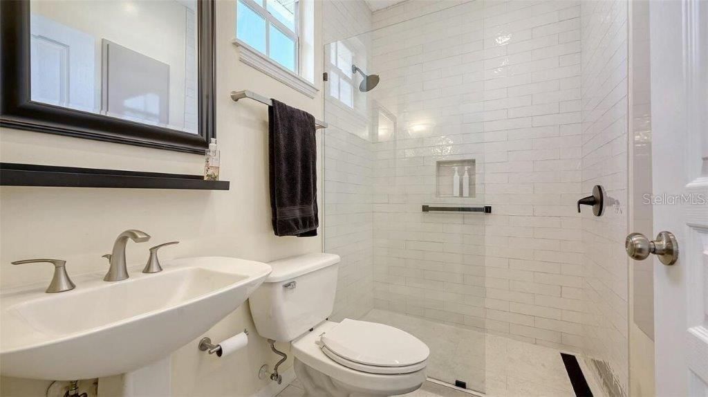 4922 Commonwealth Drive, Sarasota, FL 34242 Photo