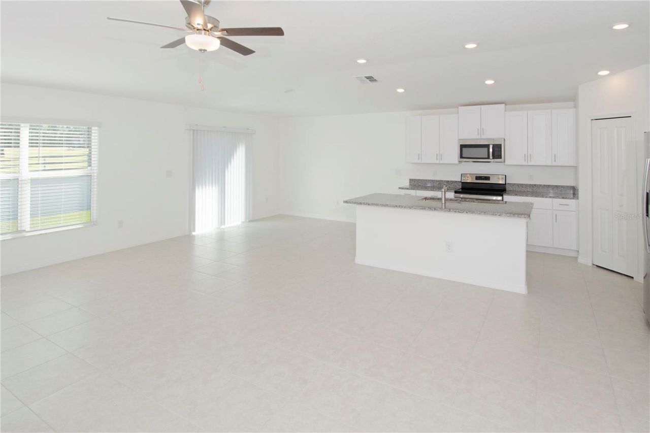 36618 Garden Wall Way, Zephyrhills, FL 33541 Photo