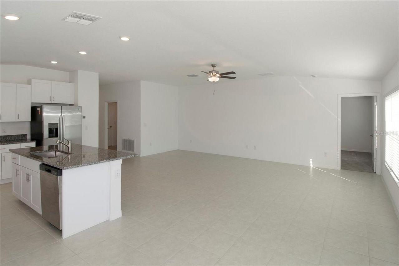 36618 Garden Wall Way, Zephyrhills, FL 33541 Photo