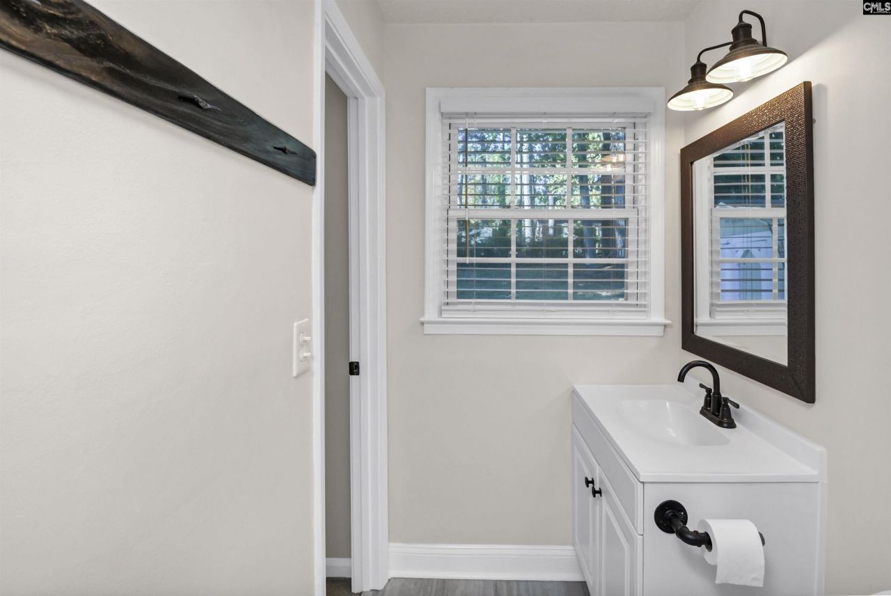 207 Baymore Lane  Photo 18