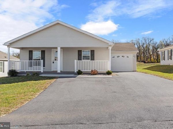 22 BURKE DRIVE, SHIPPENSBURG, PA 17257