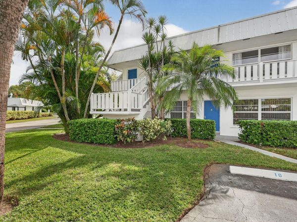 2929 SE Ocean Boulevard, Unit J10, Stuart, FL 34996