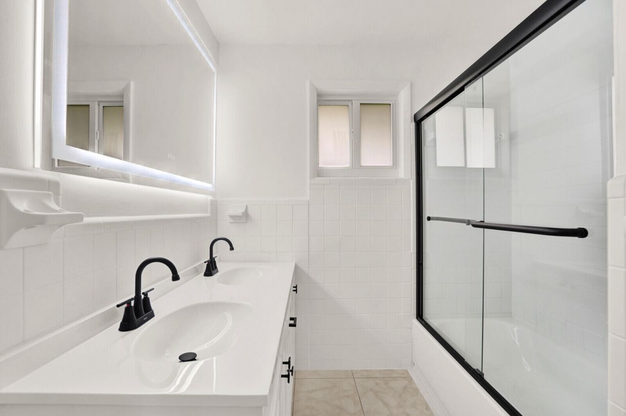 218 SW 12th Avenue, Boynton Beach, FL 33435 Photo