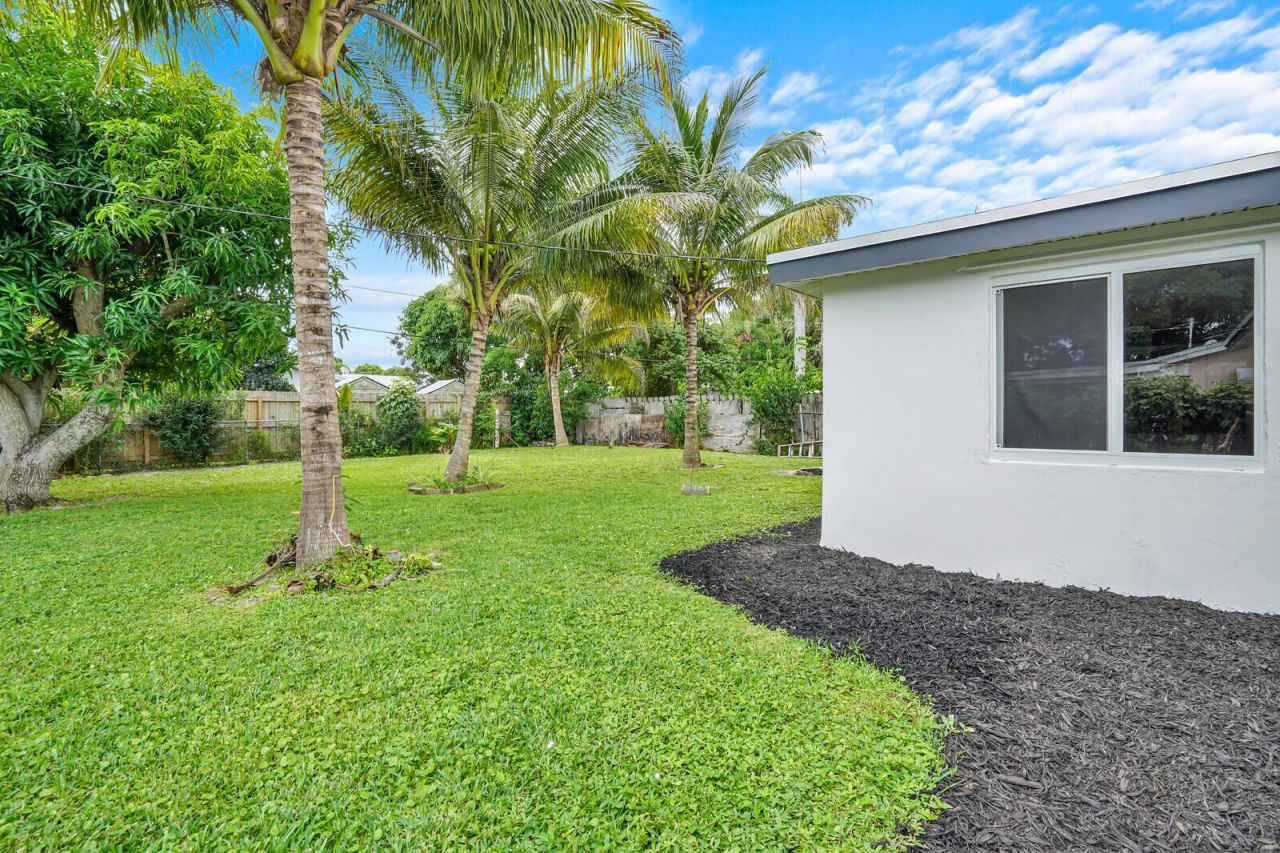 218 SW 12th Avenue, Boynton Beach, FL 33435 Photo