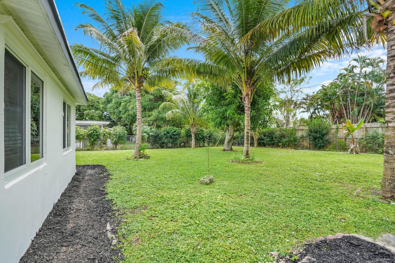 218 SW 12th Avenue, Boynton Beach, FL 33435 Photo