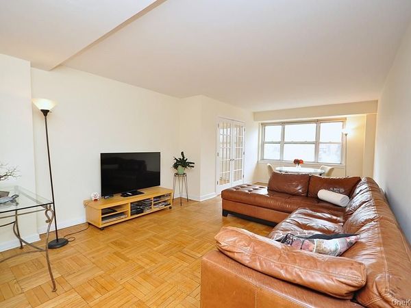 235 Garth Road, Unit D5E, Scarsdale, NY 10583