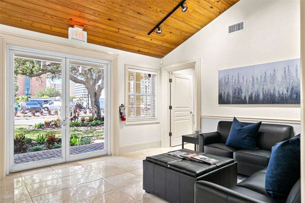 525 8th Street W, Bradenton, FL 34205 Photo