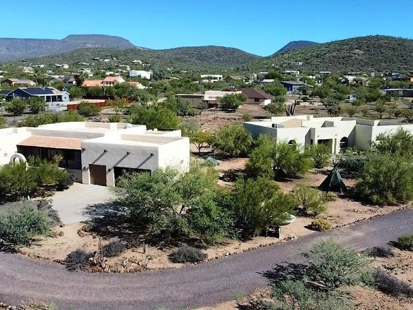 44421 N 18th Street, New River, AZ 85087