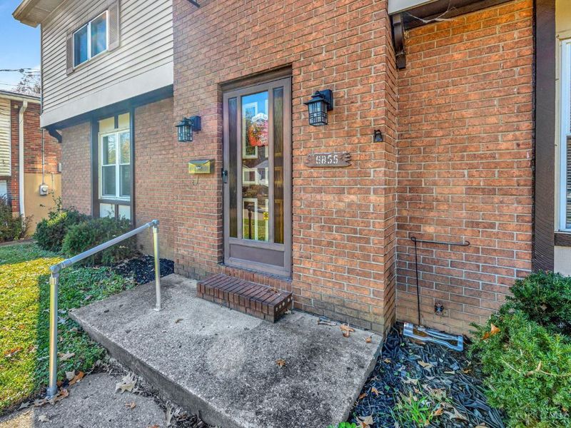 6855 Sayler Avenue, Cincinnati, OH 45233 Photo 3