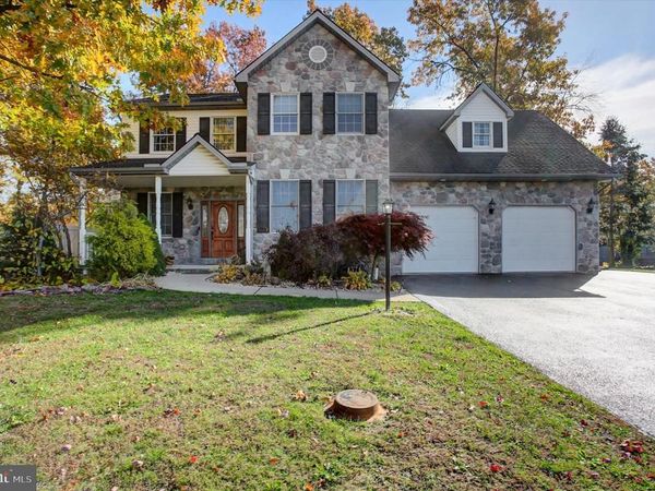 642 ERIC DRIVE, SHIPPENSBURG, PA 17257