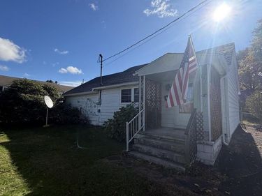 246 N BELL STREET, FRACKVILLE, PA 17931