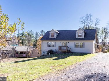 393 W AARON SQUARE, AARONSBURG, PA 16820