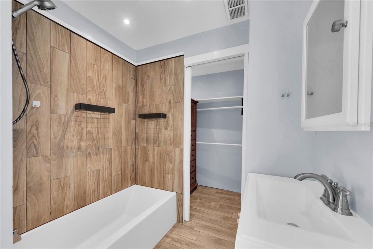 1101 A 28th Street N, Saint Petersburg, FL 33713 Photo