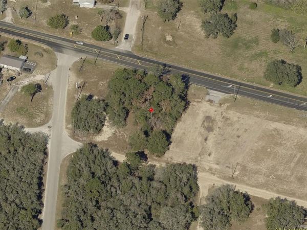 25 E HIGHWAY, BELLEVIEW, FL 34420