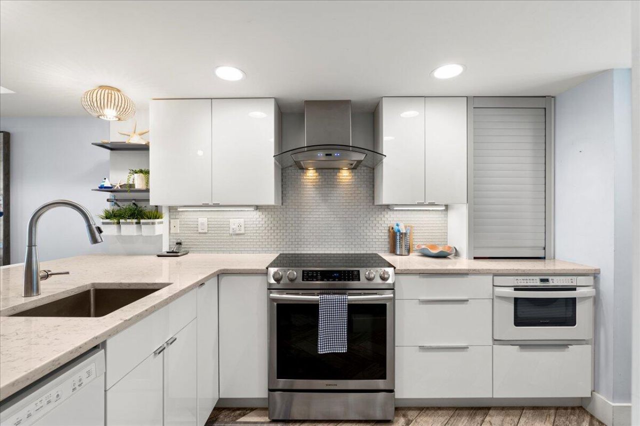 4 Harbor Drive Photo 11