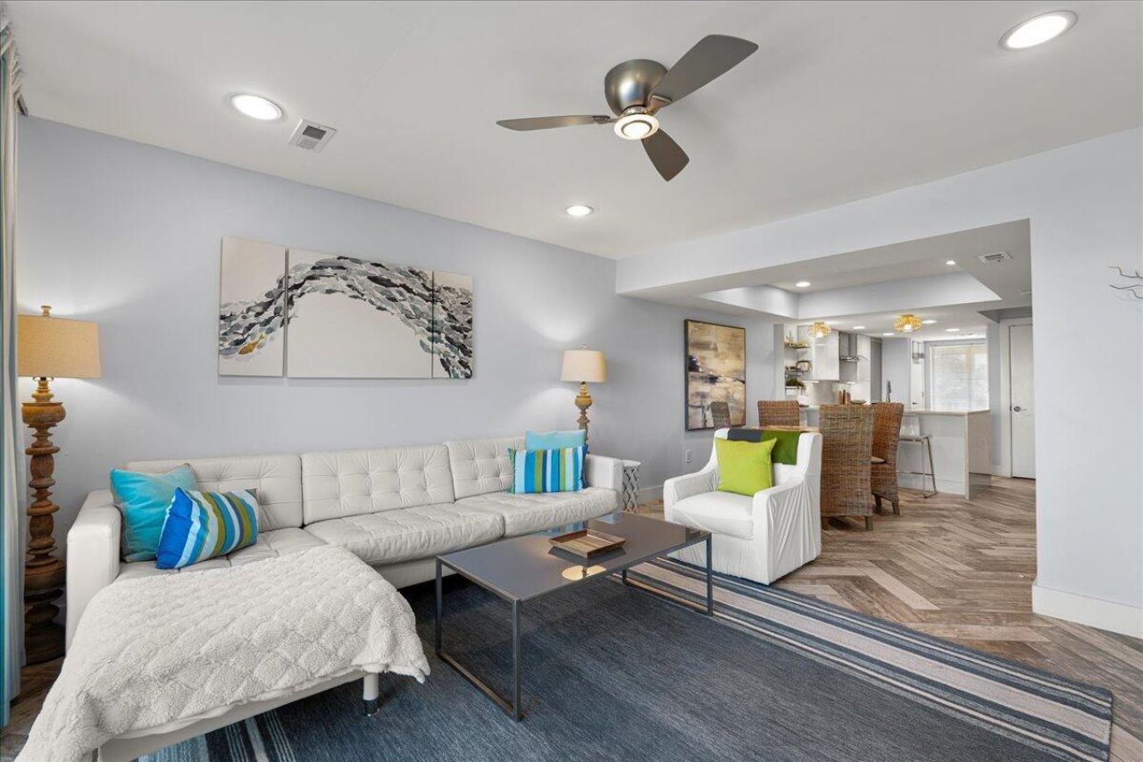 4 Harbor Drive Photo 16