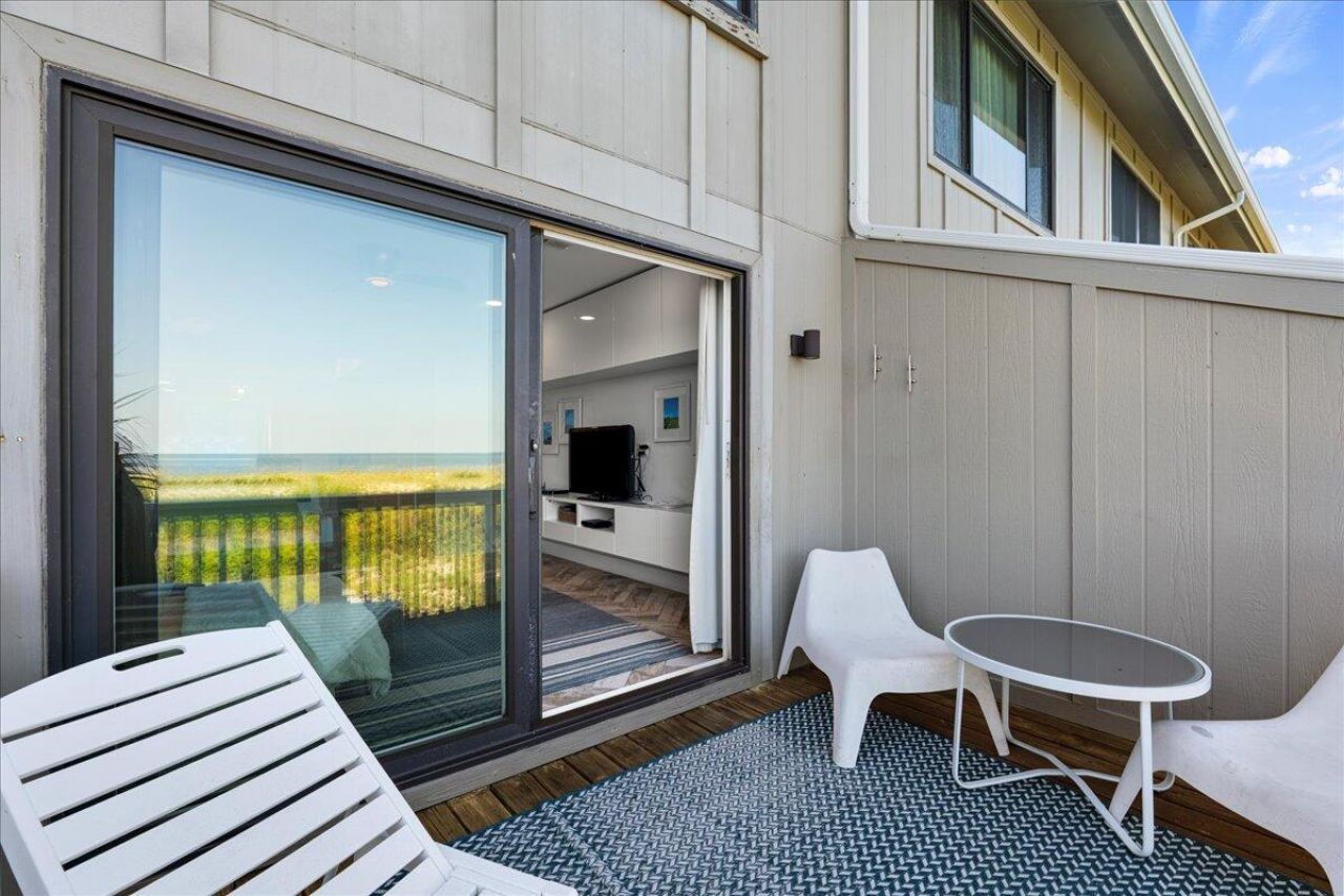 4 Harbor Drive Photo 17