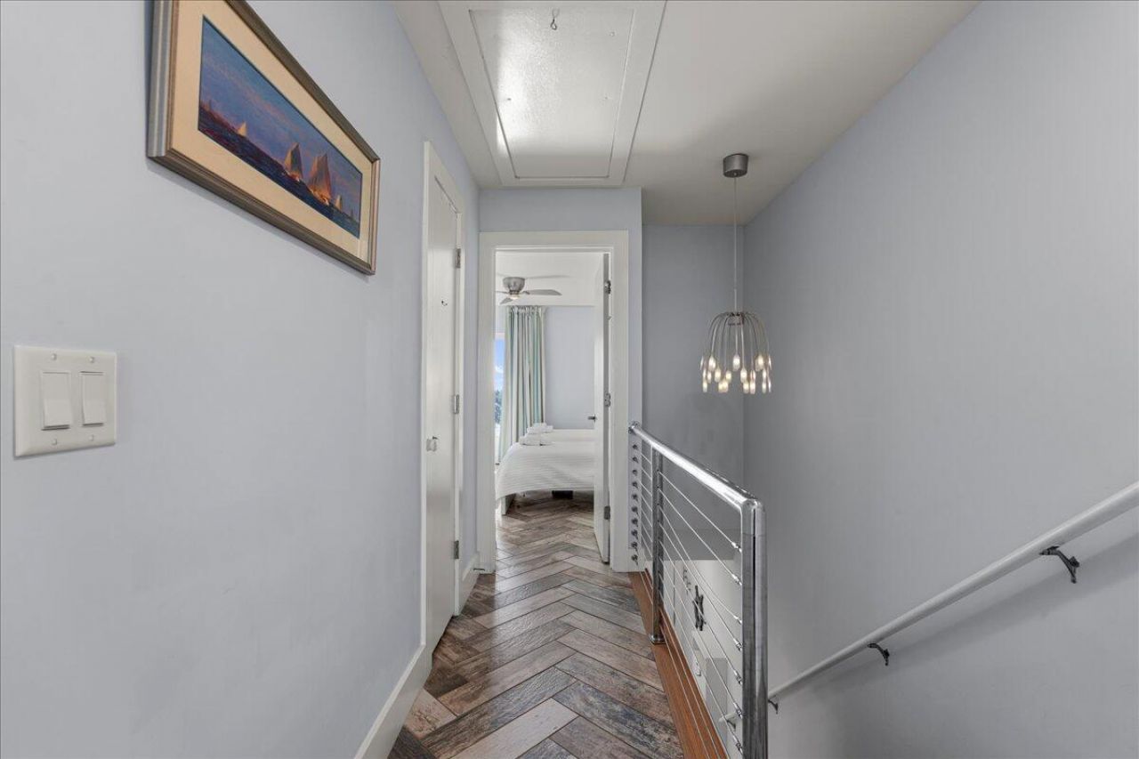 4 Harbor Drive Photo 19