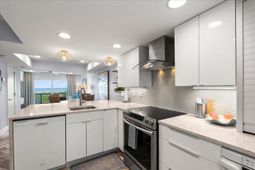 4 Harbor Drive photo 4