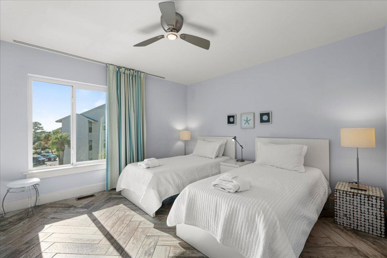 4 Harbor Drive Photo 21