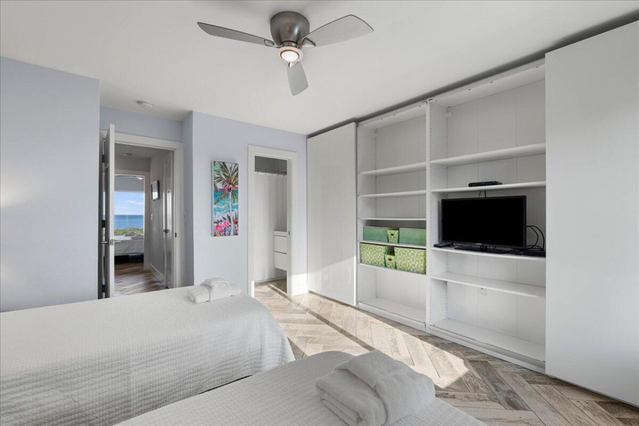 4 Harbor Drive Photo 22