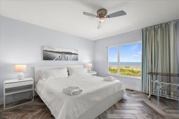 4 Harbor Drive photo 4