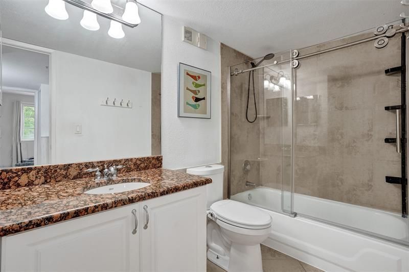 127 Yacht Club Way, Unit 112, Hypoluxo, FL 33462 Photo