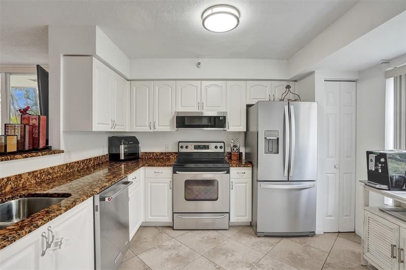 127 Yacht Club Way, Unit 112, Hypoluxo, FL 33462 Photo