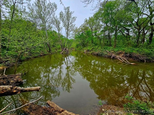 24 Holly Road , Henryetta, OK 74437